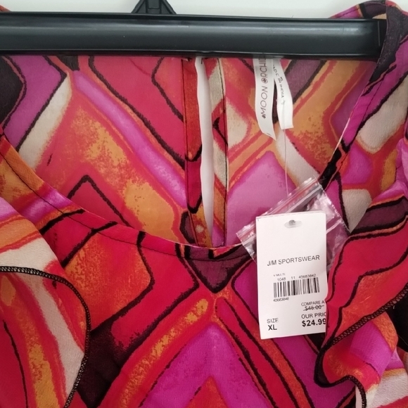 Chic Women's Geometric Blouse in Pink and Red - Picture 2 of 3